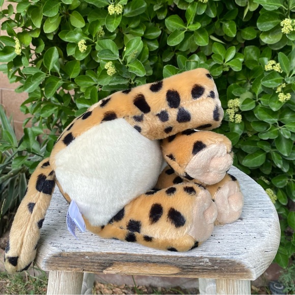 Destination Nation Wild Cat Realistic Cheetah Stuffed Animal Plush - Picture 5 of 7
